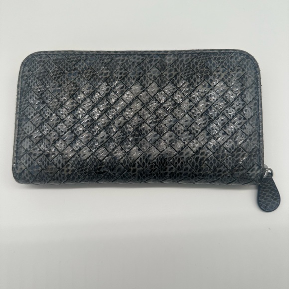 EUC Bottega Veneta Intrecciato Snake Embossed Leather Wallet with Box - Picture 1 of 8